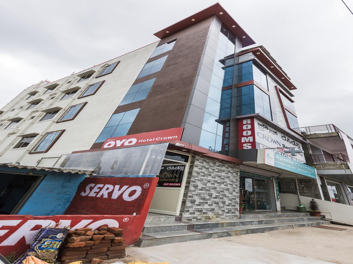 Oyo 9544 Hotel Crown Residency Májszúr Kültér fotó
